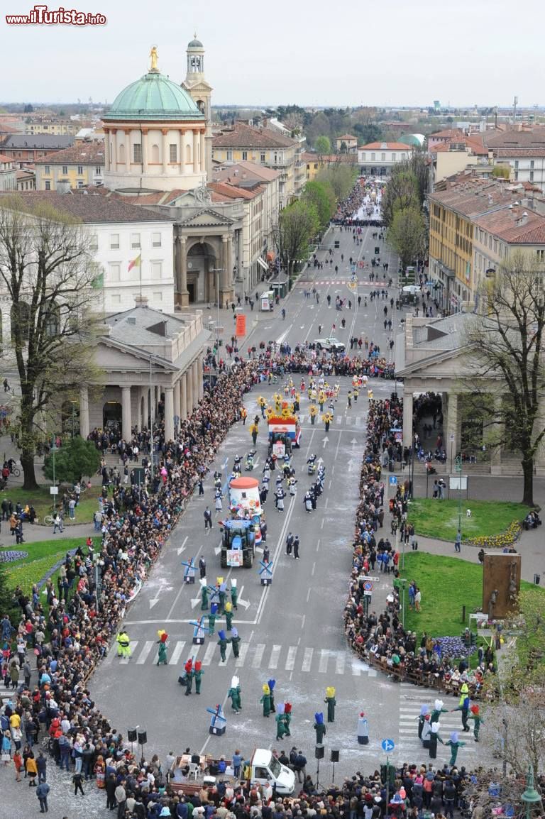 Immagine Il carnevale di Bergamo spezza il periodo quaresimale: la Festa di Mezza Quaresima in Lombardia
