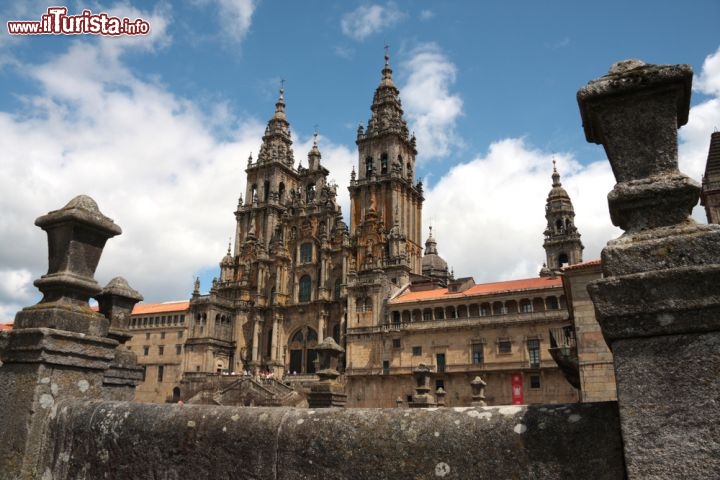 Immagine La Basilica Cattedrale Metropolitana di San Giacomo di Compostela - © bruno ismael da silva alves / Shutterstock.com