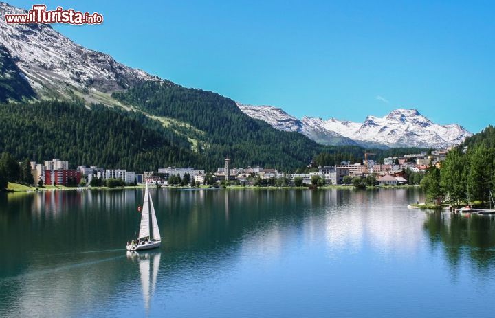 Immagine Lago di St Moritz, il panorama magico dell'Engadina in Svizzera - © Luis Viegas / Shutterstock.com