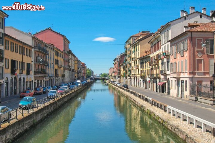 Immagine Milano: uno scorcio del Naviglio Grande - © Claudio Divizia / Shutterstock.com