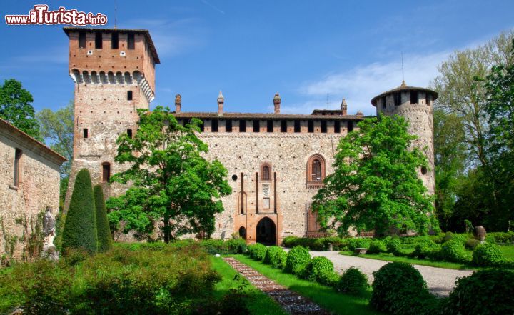 Immagine Il Castello di Grazzano Visconti il borgo medievale (ma recente) nell' Emilia occidentale - © gualtiero boffi / Shutterstock.com