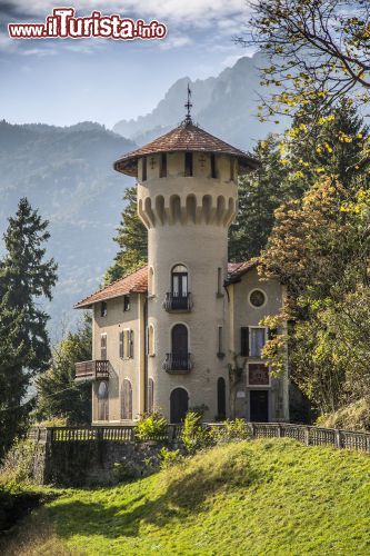Immagine Il castello di Villa la Dianella in Val di Ledro, non lontano da Molina