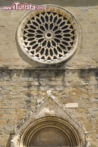 Immagine Il rosone della facciata di Sant'Agostino, la chiesa di Amatrice
