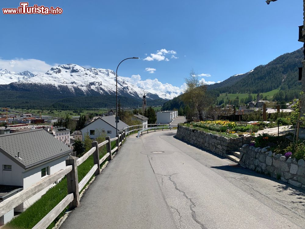 Immagine Il villaggio di Samedan nel Canton dei Grigioni, siamo in Svizzera appena a nord di Sankt Moritz, Engadina