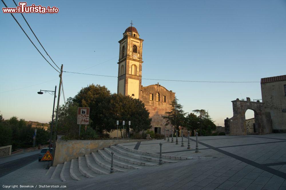 Immagine La Chiesa di San Pietro Apostolo del 15° secolo a Tuili in Sardegna - © Bennekom / Shutterstock.com