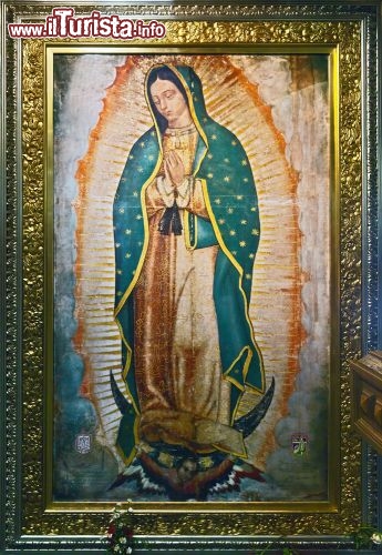 Immagine La Madonna di Guadalupe a Città del Messico. Secondo la tradizione cattolica, la Vergine apparve  in diverse occasioni al contadino indigeno Juan Diego Cuauhtlatoatzin - foto © Anilah / Shutterstock.com