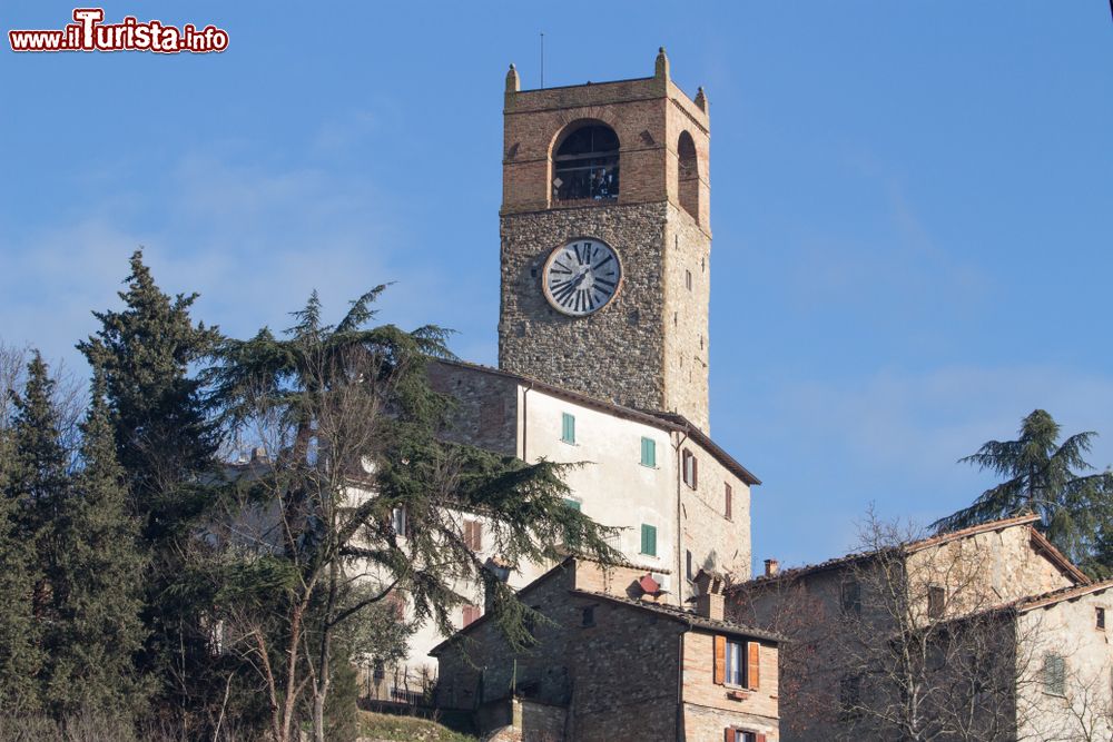 Immagine La Torre campanaria di Macerata Feltria nelle Marche, borgo della provincia di Pesaro ed Urbino