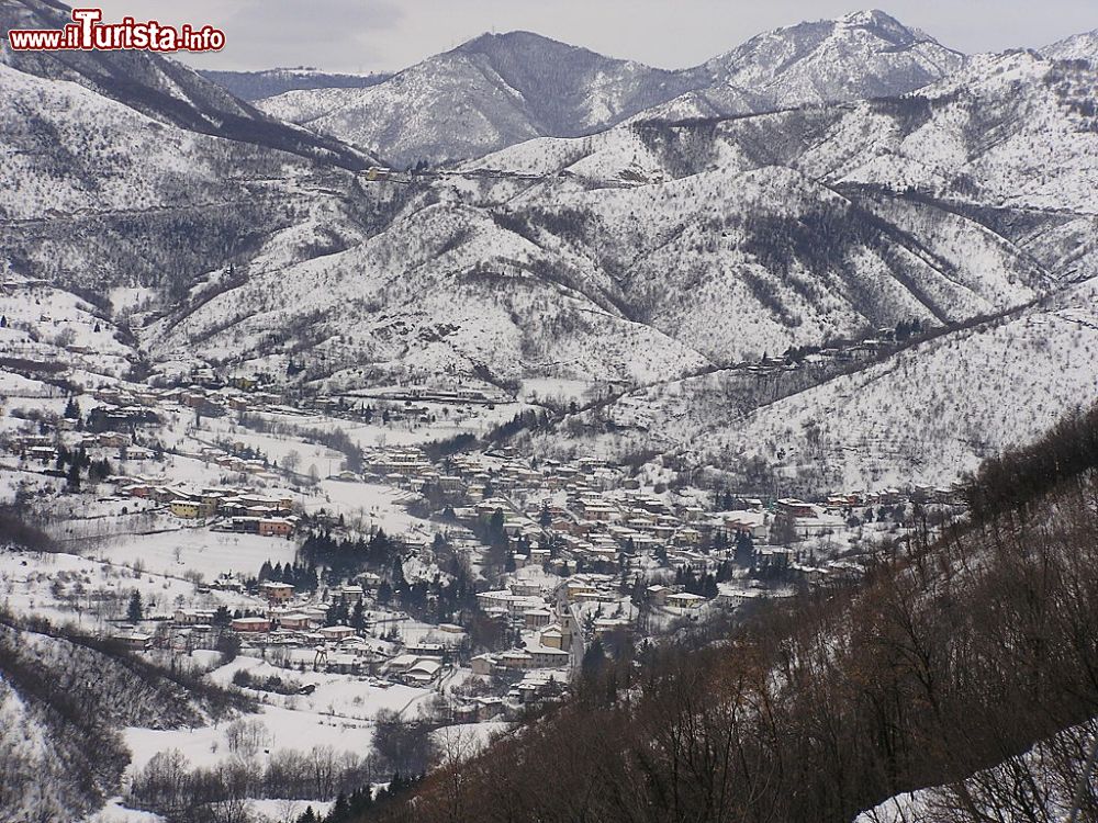 Immagine Panorama di Vallio Terme in Lombardia, dopo una copiosa nevicata sulle Alpi - © Pubblico dominio, Wikipedia