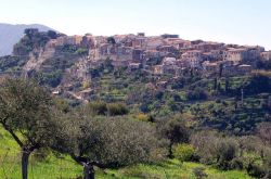 Castroreale il borgo sui  monti Peloritani in Provincia di Messina in Sicilia - © Gasp48 - Wikipedia