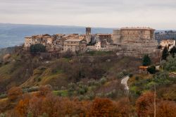 Autunno ad Alviano in Umbria: la valle del Tevere si colora per il foliage