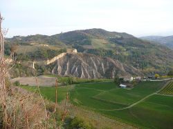 Calanchi nelle campagne intorno a Castignano, Marche.