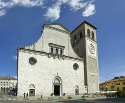 La cattedrale di Santa Maria Assunta a Cividale del Friuli, Udine, Italia. Costruito a partire dal 1457 in stile rinascimentale, il duomo di Santa Maria Assunta è il principale edificio ...