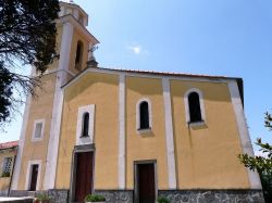 Chiesa di San GIovanni a Stadomelli di Rocchetta di Vara in Liguria - © Davide Papalini, CC BY-SA 3.0, Wikipedia