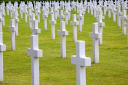 Cimitero Militare Americano di Nettuno, Lazio: le croci bianche dei soldati scomparsi in guerra © Vladimir Mucibabic / Shutterstock.com


