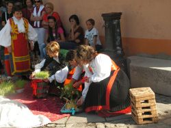 Cortes Apertas, manifestazione folkloristica di Austis in Sardegna - © www.comune.austis.nu.it