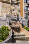 Dettaglio della fontana monumentale di Subé in place d'Erlon a Reims, Francia. E' caratterizzata da quattro statue che rappresentano i fiumi della regione: Marna, Vesle, Suippe ...