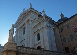 Facciata della Cattedrale di Urbino