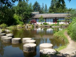 Il giardino giapponese di Nantes, Francia. Situato sull'isola di Versailles, il giardino giapponese è la perfetta ricostruzione di un parco del Sol Levante con piccoli templi, giardini, ...