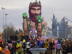 I carri allegorici del Carnevale di Pontecorvo: il vincitore dell'edizione 2012  - © www.carnevaledipontecorvo.it