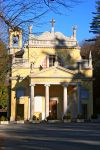 Il  Santuario Bocciola si trova ad Ameno in Piemonte - © Alessandro Vecchi - CC BY-SA 3.0, Wikipedia