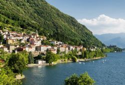 Il borgo di Dorio sulla costa est del Lago di Como, non distante da Lecco, in Lombardia