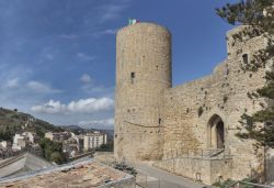 Il Castello di Salemi e la città del sud-ovest della Sicilia - © Cortyn / Shutterstock.com