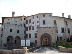 Il Castello di Valvasone, borgo del Friuli Venezia Giulia - © Sebi1, CC BY-SA 3.0, Wikipedia