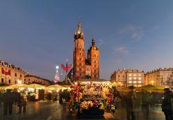 Il mercatino di Natale di Cracovia nella piazza centrale - © Agnes Kantaruk / Shutterstock.com