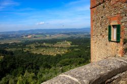 Il panorama che si gode da Monteleone d'Orivieto, borgo in Umbria - © Paolo Trovo / Shutterstock.com