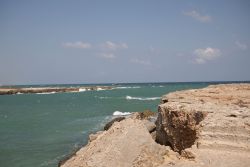 Insenatura rocciosa lungo la costa di San Foca nel Salento, provincia di Lecce