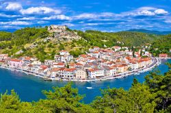 La baia di Novigrad, Croazia. Negli anni è diventata un'interessante destinazione per turisti provenienti da tutto il mondo.

