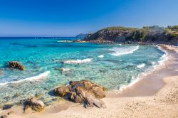 Una bella spiaggia vicino a Santa Giusta in Sardegna