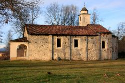 La chiesa di San Lorenzo a Gozzano, Piemonte - © Alessandro Vecchi - CC BY-SA 3.0, Wikipedia