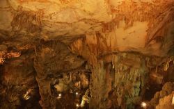 La grotta Ispinigoli un sistema carsico nel massiccio di Supramonte vicino a Dorgali in Sardegna