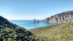 La Passeggiata Panoramica sulla costa di Nebida in Sardegna