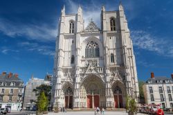 La piazza antistante la cattedrale di Nantes, Francia - © Lev Levin / Shutterstock.com