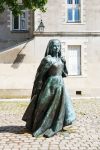 La scultura di Anna di Bretagna in Rue des Etats a Nantes, Francia. Duchessa di Bretagna, Anna è stata l'ultima sovrana bretone indipendente e due volte regina di Francia - © ...