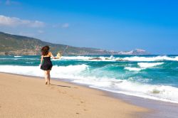 La spiaggia  di Valledoria una meta economica per l'estate nel nord della Sardegna