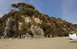 La spiaggia dei Trecento Gradini o dell'Arenauta si trova tra Gaeta e Sperlonga. - © Lucamato / Shutterstock.com