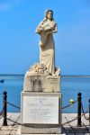 La statua dedicata all'attrice Manuela Arcuri sul lungomare di Porto Cesareo, Salento, Puglia - © maudanros / Shutterstock.com