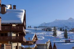 La stazione skilift sulle montagne di Meribel, Savoia, Francia - © Sergey Rybin / Shutterstock.com