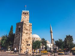 La Torre dell'Orologio nella vecchia Kaleici, Antalya, Turchia - © Customdesigner / Shutterstock.com