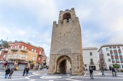 La Torre di San Cristoforo nel centro di Oristano, in Sardegna - © HildaWeges Photography / Shutterstock.com