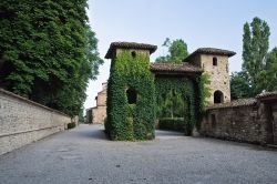 Visita a Grazzano Visconti, borgo medievale dell'Emilia Romagna - Vero e proprio gioiello urbanistico, Grazzano Visconti lega indissolubilmente il suo nome a quello di Giuseppe Visconti ...