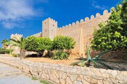 Le mura perfettamente conservate della Medina di Sousse in Tunisia - © Igor Grochev / Shutterstock.com
