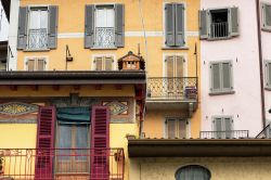 Lovere (Bergamo): palazzi storici nella cittadina affacciata sul Lago d'Iseo, popolare meta turistica lombarda.
