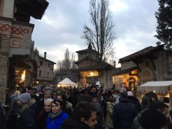 Luminarie e mercatini di Natale nel borgo medievale di Grazzano VIsconti in Emilia - ©  Natale a Grazzano Visconti