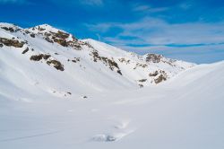 Panorama delle Alpi in inverno nei pressi del lago di Lou in Val Thorens (Saint-Martin-de-Belleville), Francia.
