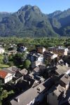 Panorama dell'antica cittadina di Vogogna, Piemonte. Questa località al centro della Val d'Ossola fa parte del circuito dei borghi più belli d'Italia e nel 2011 è ...