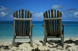 Relax in spiaggia a Denis Island, Seychelles: qui il panorama sull'Oceano Indiano è fra i più suggestivi.
